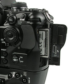 Konica Minolta Dynax 7D CF Card Detail [Foto: MediaNord]